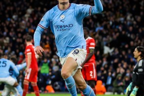 九游体育app包含意甲国际比赛日再迎强敌，曼城单刀错失，主帅态度——球迷炸锅，高层口径保持一致的词条