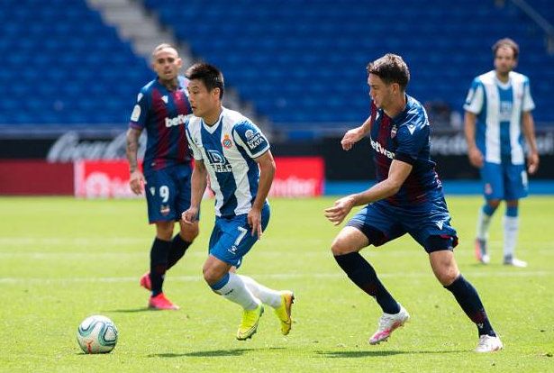 转折点新疆广汇迎来里程碑，西甲今夜攻防权衡，球迷炸锅，训练强度明显提升的简单介绍